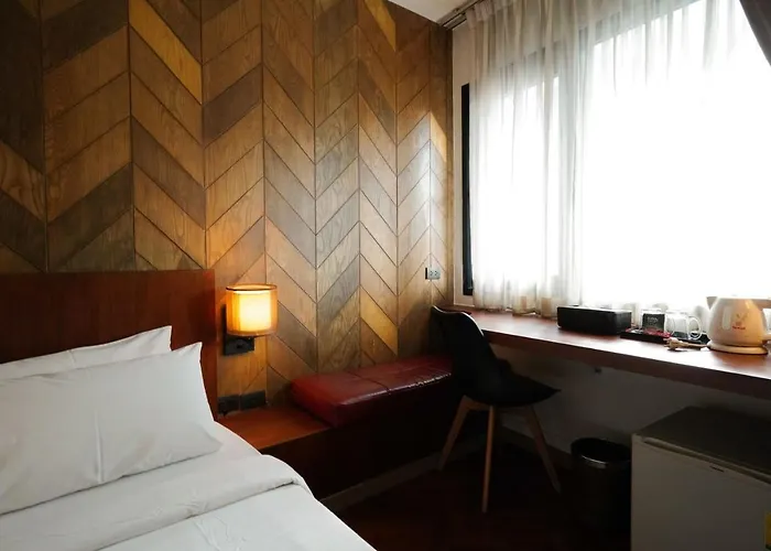 The Poshtel By Benya Bts Phayathai *