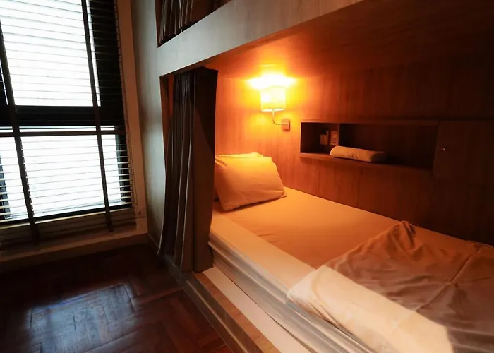 旅馆 The Poshtel By Benya Bts Phayathai *