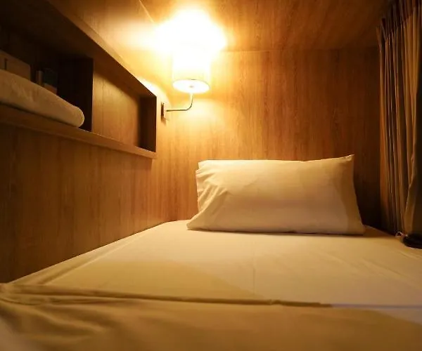The Poshtel By Benya Bts Phayathai