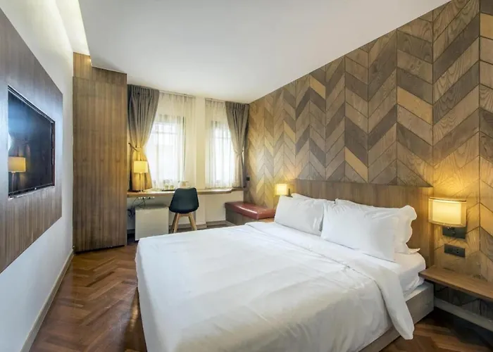 The Poshtel By Benya Bts Phayathai 旅馆 *