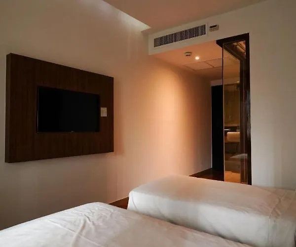 The Poshtel By Benya Bts Phayathai Banguecoque