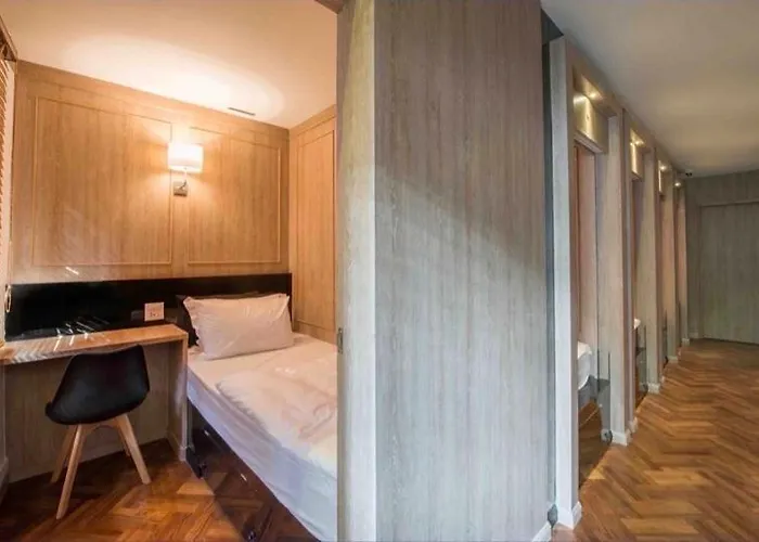 Albergue The Poshtel By Benya Bts Phayathai
