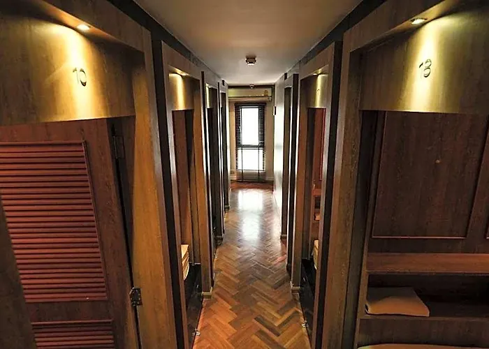 The Poshtel By Benya Bts Phayathai Albergue *