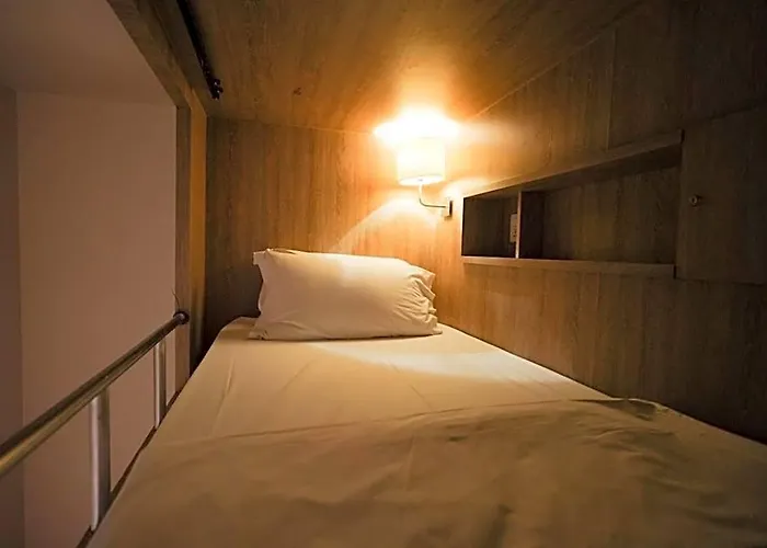 The Poshtel By Benya Bts Phayathai Banguecoque